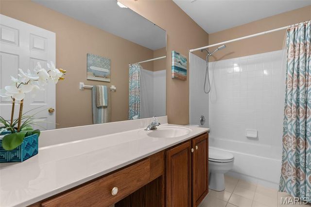 825 Crosswood Court, St Louis, MO 63129