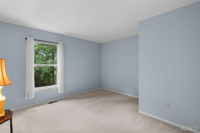 825 Crosswood Court, St Louis, MO 63129