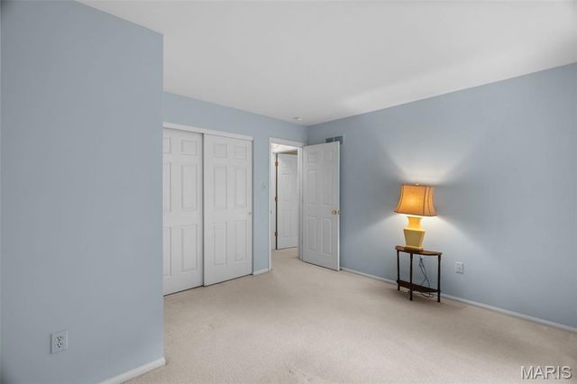 825 Crosswood Court, St Louis, MO 63129