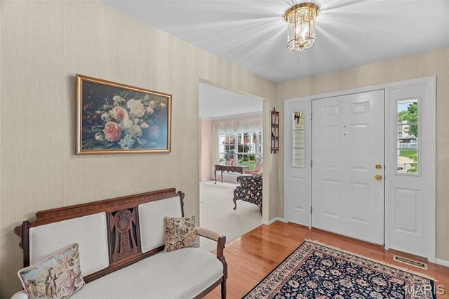 825 Crosswood Court, St Louis, MO 63129