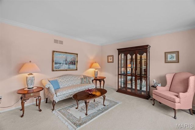 825 Crosswood Court, St Louis, MO 63129