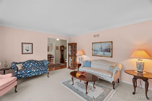 825 Crosswood Court, St Louis, MO 63129