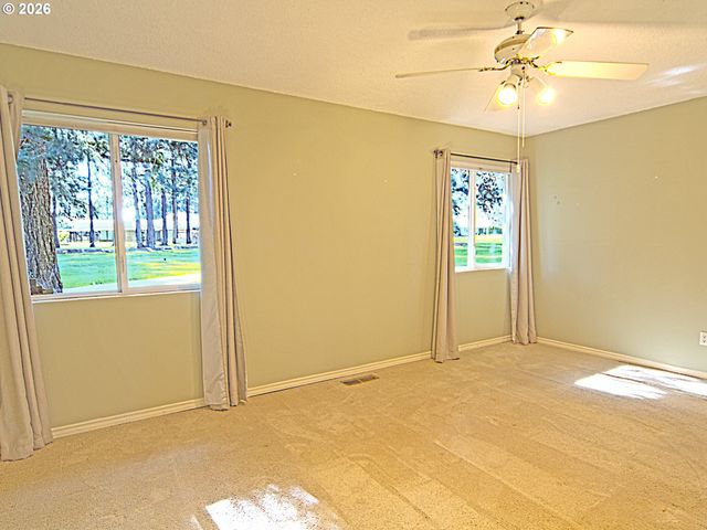 15597 Sw SUMMERFIELD Ln, Tigard, OR 97224