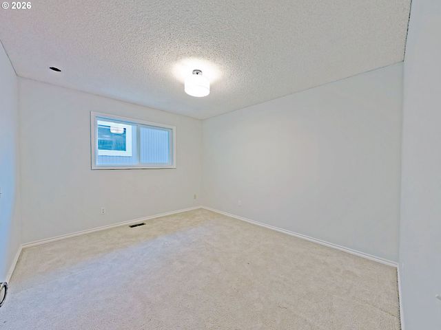 15597 Sw SUMMERFIELD Ln, Tigard, OR 97224
