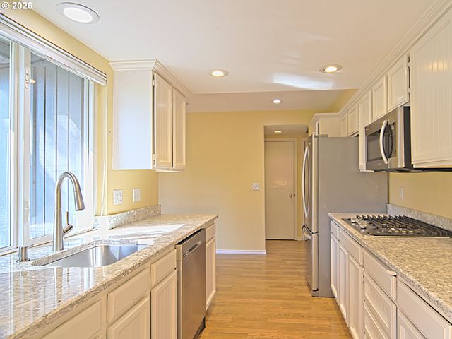 15597 Sw SUMMERFIELD Ln, Tigard, OR 97224