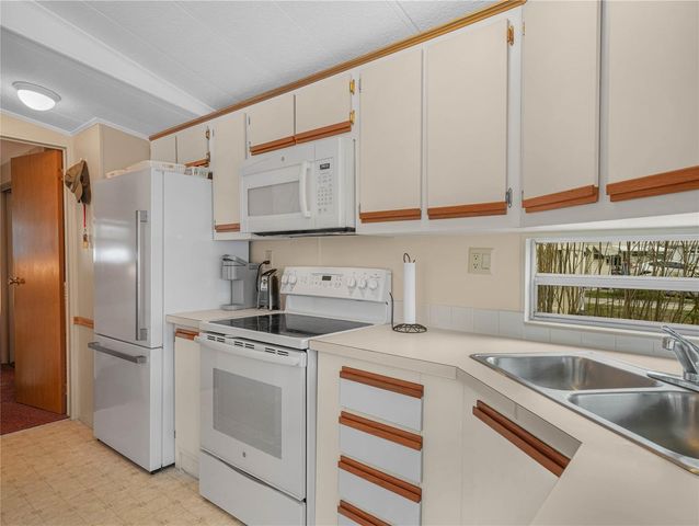 6 SILVERSIDES STREET, Lake Wales, FL 33898