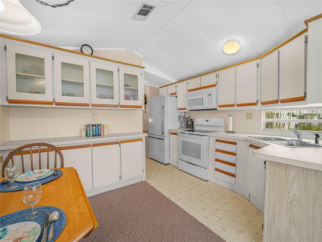 6 SILVERSIDES STREET, Lake Wales, FL 33898