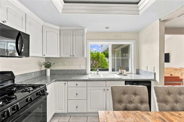 17042 Pacific Coast Highway 201, Huntington Beach, CA 92649
