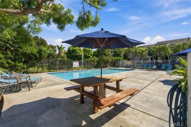 17042 Pacific Coast Highway 201, Huntington Beach, CA 92649
