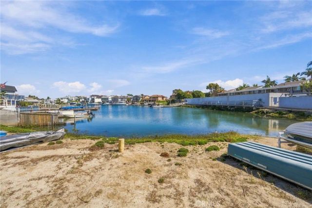17042 Pacific Coast Highway 201, Huntington Beach, CA 92649