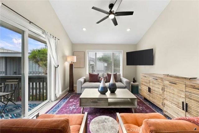 17042 Pacific Coast Highway 201, Huntington Beach, CA 92649