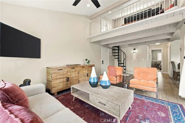 17042 Pacific Coast Highway 201, Huntington Beach, CA 92649