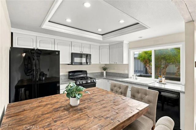17042 Pacific Coast Highway 201, Huntington Beach, CA 92649