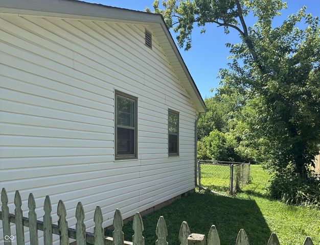 2107 W Coil Street, Indianapolis, IN 46260