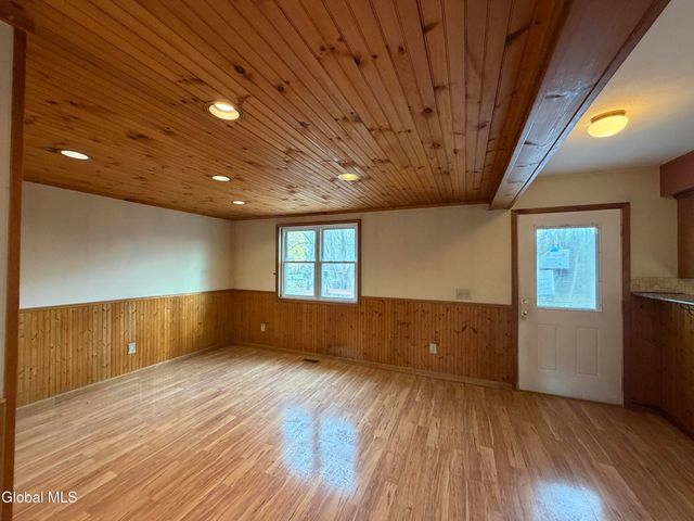 42 Hackett Street, Bethlehem, NY 12158