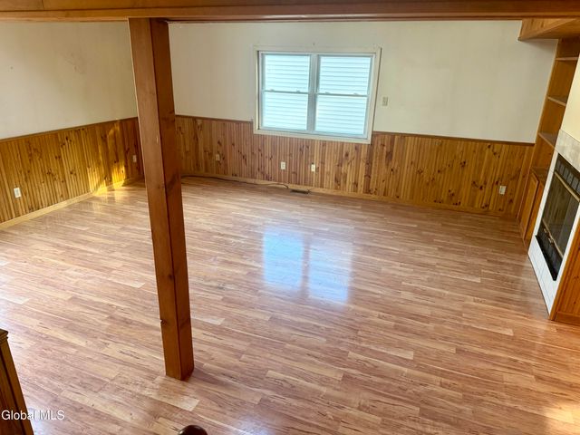 42 Hackett Street, Bethlehem, NY 12158