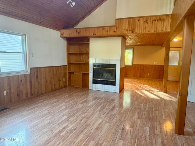 42 Hackett Street, Bethlehem, NY 12158