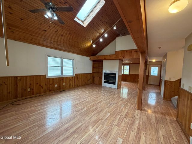 42 Hackett Street, Bethlehem, NY 12158