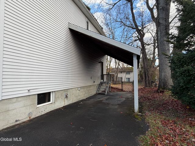 42 Hackett Street, Bethlehem, NY 12158