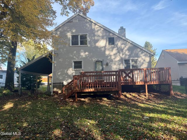 42 Hackett Street, Bethlehem, NY 12158