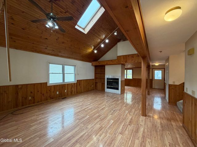 42 Hackett Street, Bethlehem, NY 12158