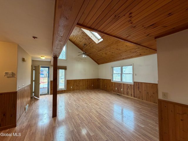 42 Hackett Street, Bethlehem, NY 12158