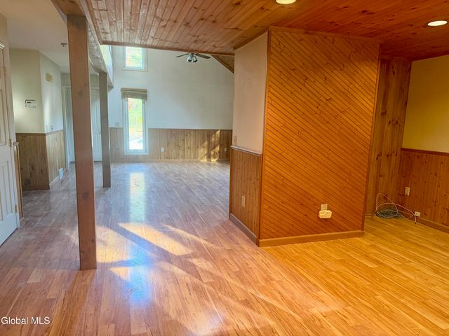 42 Hackett Street, Bethlehem, NY 12158