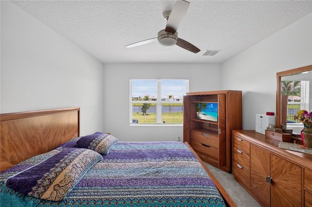 2233 Stratton Terrace SW, Vero Beach, FL 32968