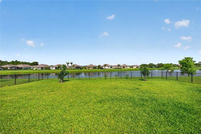 2233 Stratton Terrace SW, Vero Beach, FL 32968