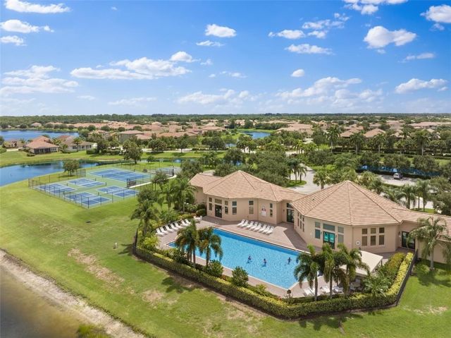 2233 Stratton Terrace SW, Vero Beach, FL 32968