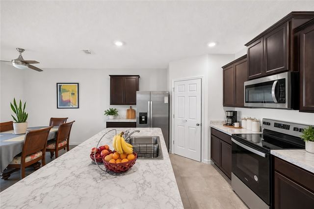 2233 Stratton Terrace SW, Vero Beach, FL 32968