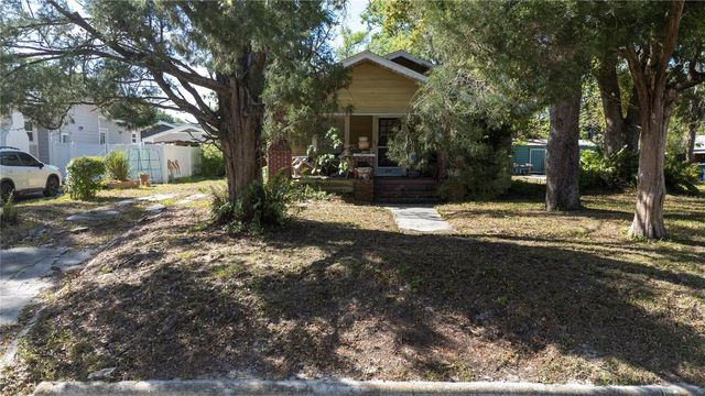212 W LAMBRIGHT STREET, Tampa, FL 33604