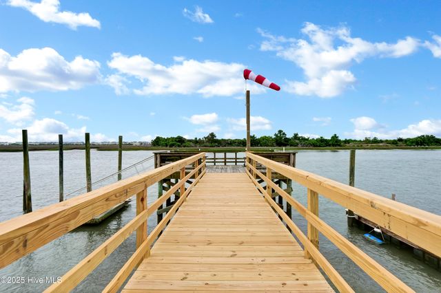 5459 Cardinal Road SW, Ocean Isle Beach, NC 28469