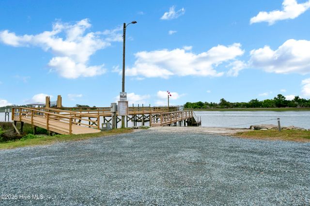 5459 Cardinal Road SW, Ocean Isle Beach, NC 28469