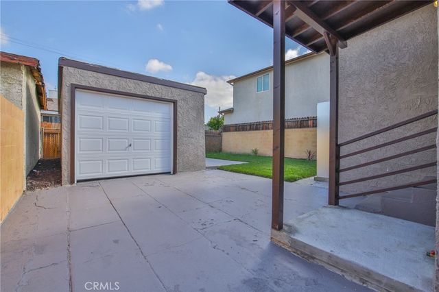 975 E 43rd, Los Angeles, CA 90011