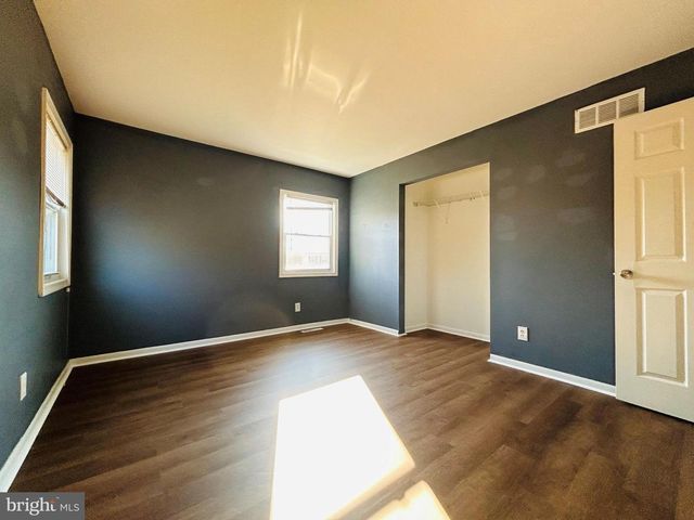 7 ELK LN, Newark, DE 19713
