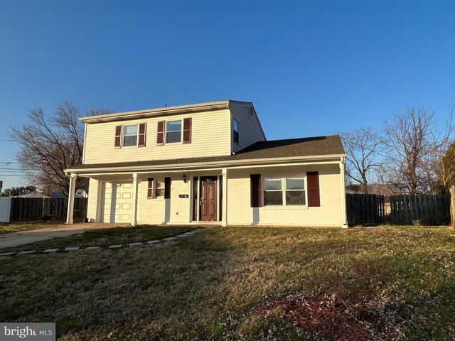 7 ELK LN, Newark, DE 19713