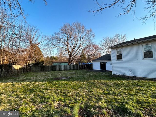 7 ELK LN, Newark, DE 19713