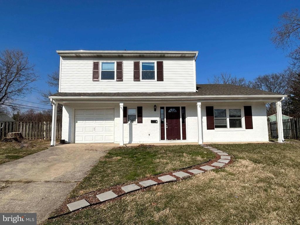 7 ELK LN, Newark, DE 19713