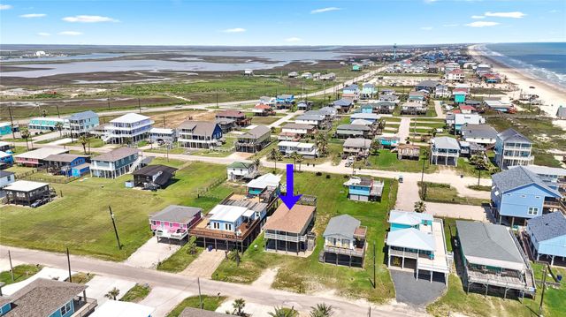 214 Sand Dune Court, Surfside Beach, TX 77541