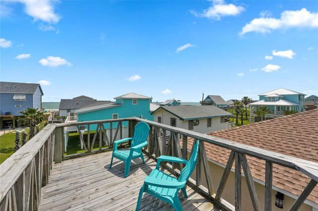 214 Sand Dune Court, Surfside Beach, TX 77541