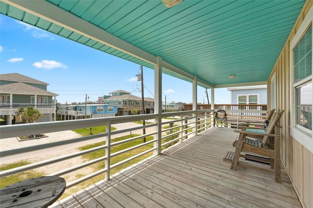 214 Sand Dune Court, Surfside Beach, TX 77541