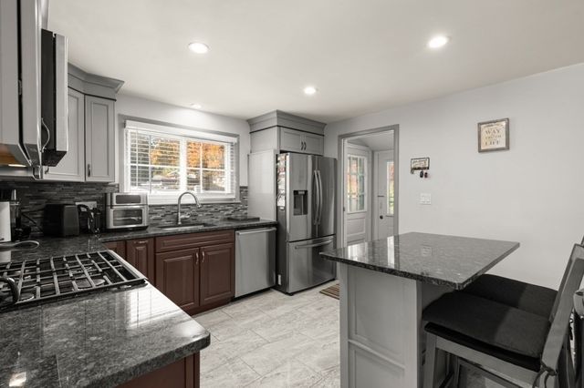 62 Michael Rd, Dracut, MA 01826