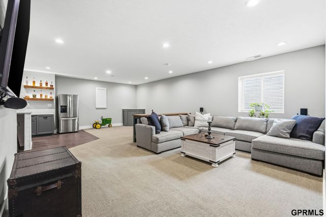8121 N 163rd Avenue, Bennington, NE 68007
