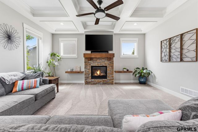 8121 N 163rd Avenue, Bennington, NE 68007