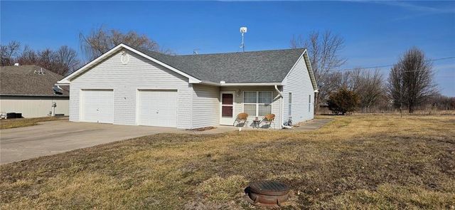 304 E 16th Street, Holden, MO 64040