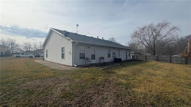 304 E 16th Street, Holden, MO 64040