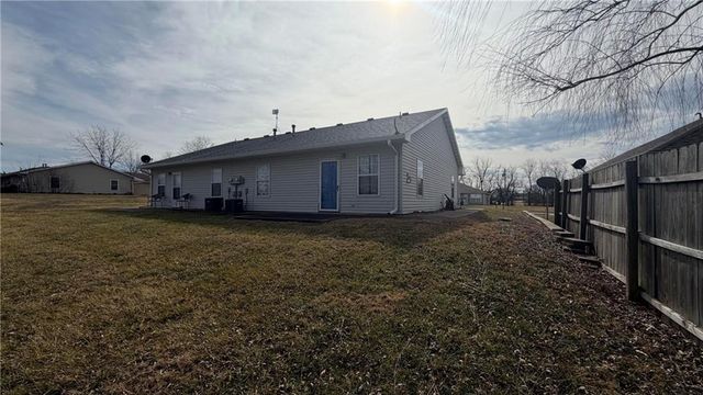 304 E 16th Street, Holden, MO 64040