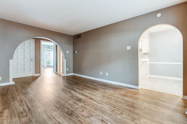 15926 Stillwood Street 1071, Dallas, TX 75248