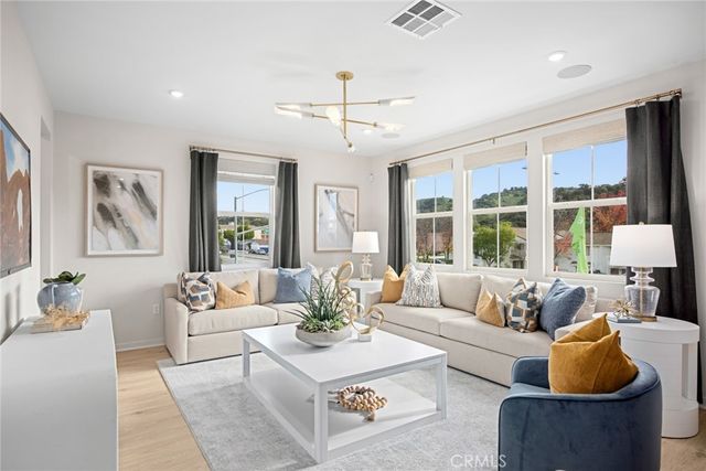 723 E. Route 66, Glendora, CA 91740